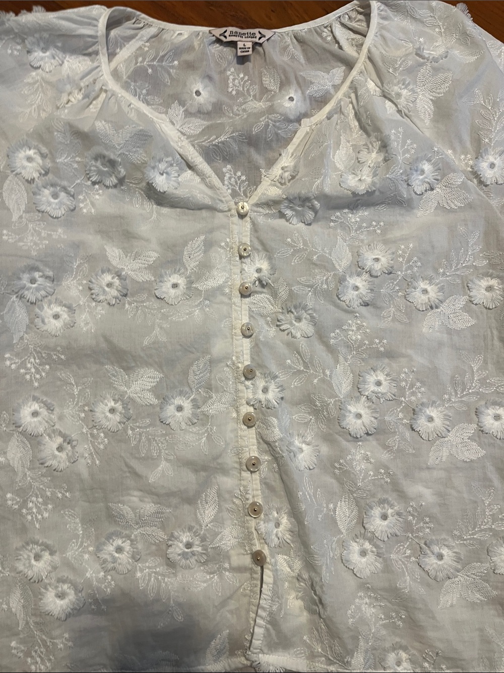 Nanette Lepore White 3D Floral eyelet Button-Front Blouse - Picture 2 of 2
